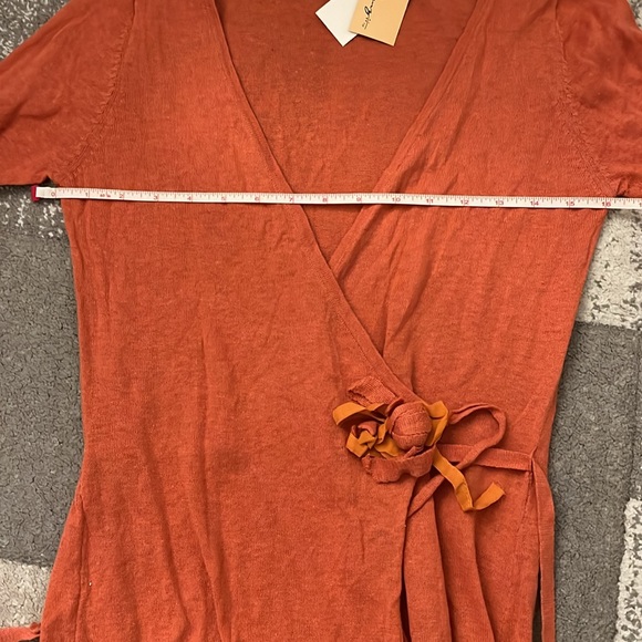 Burnt orange wrap sweater - Picture 6 of 6